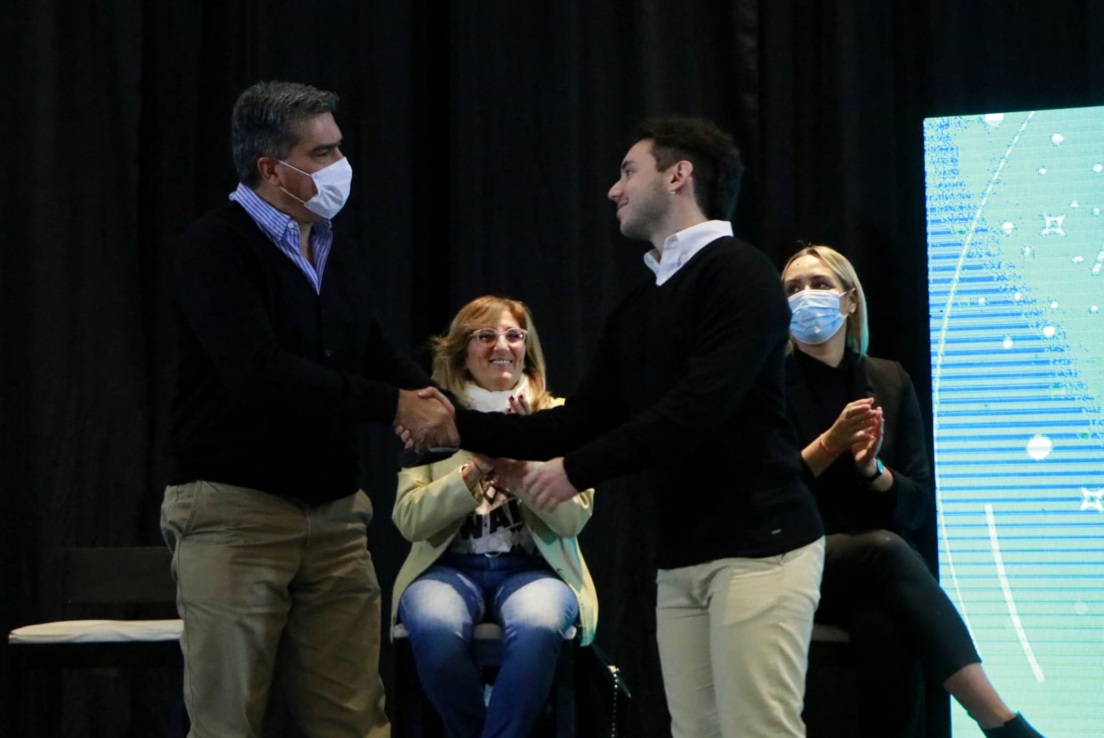 PROGRAMA ENFOQUE: EL GOBERNADOR ENCABEZÓ LA PRESENTACIÓN DE LAS Y LOS BECADOS Y PASANTES SELECCIONADOS