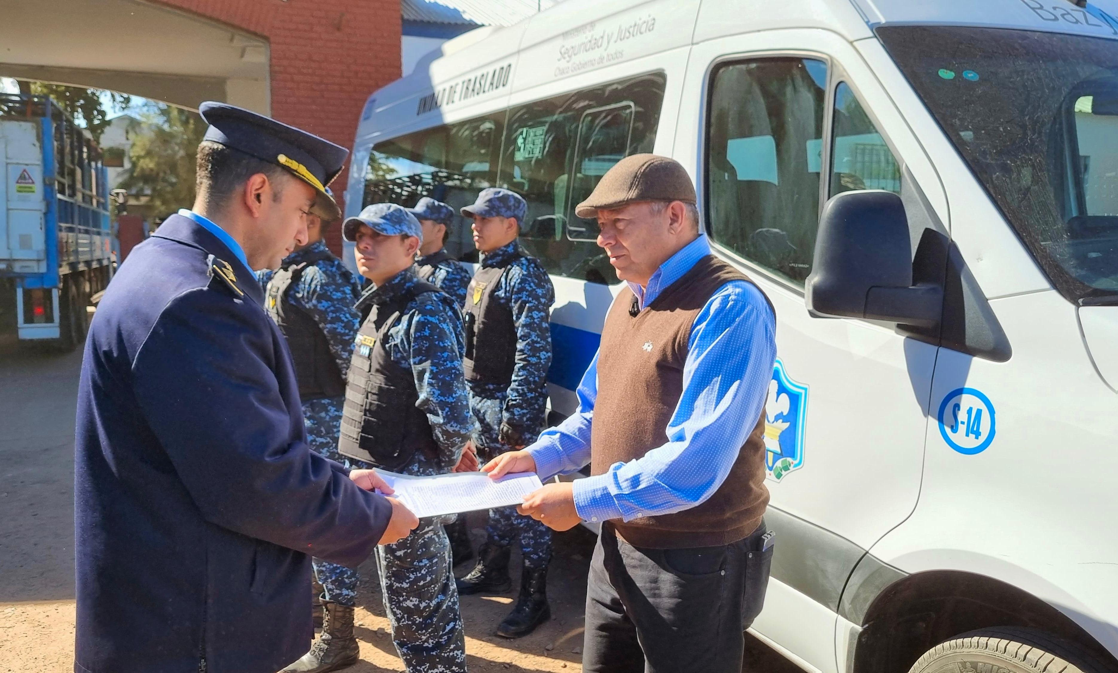 *EL GOBIERNO PROVINCIAL ENTREGÓ MÓVILES A LA POLICÍA EN EL INTERIOR Y HABILITÓ LA UNIDAD HOSPITALARIA EN SAN MARTÍN*