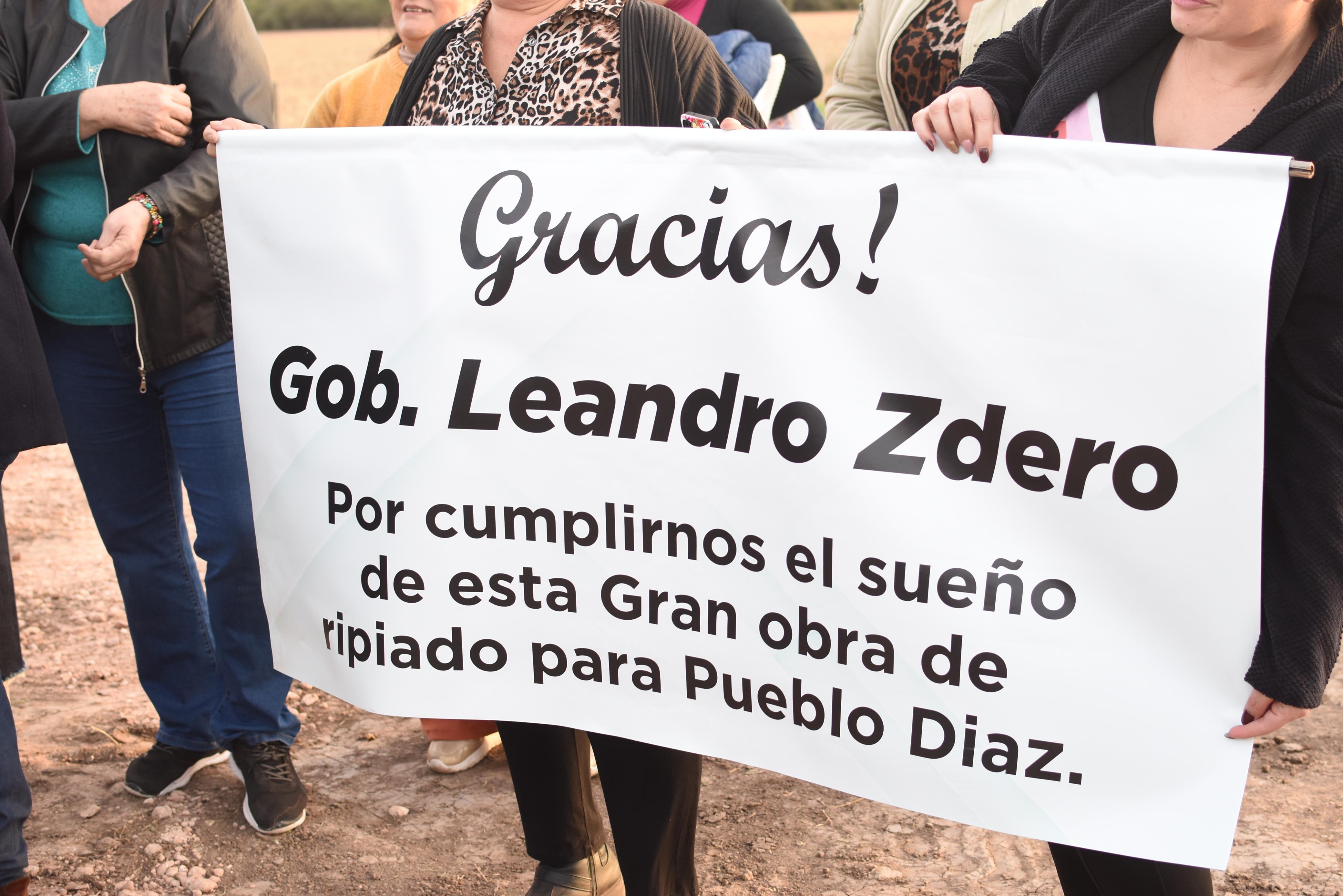 *EL GOBERNADOR ZDERO HABILITÓ EL INICIO DE OBRAS DE RIPIO EN EL ACCESO A PUEBLO DÍAZ*
