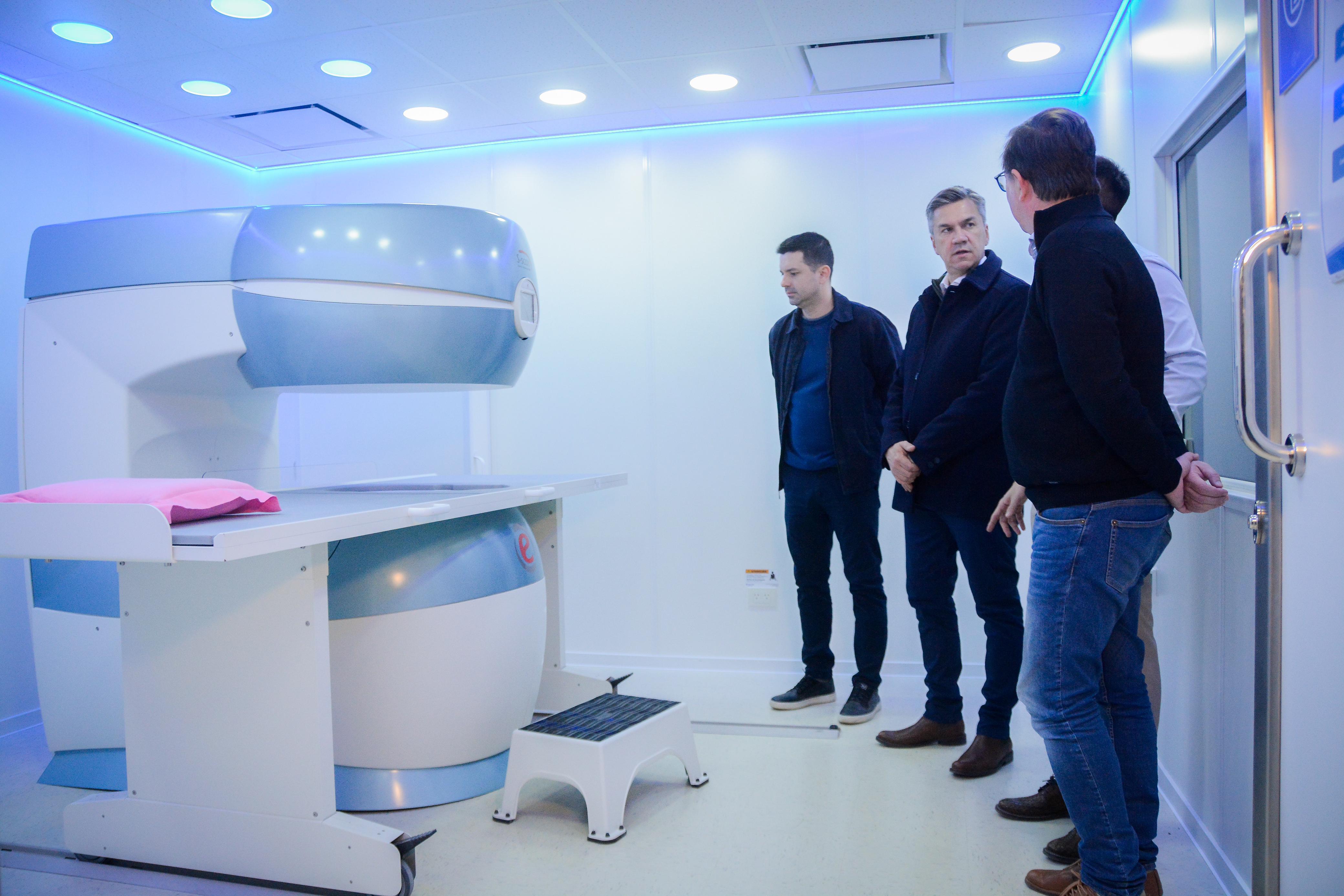 *EL GOBERNADOR ZDERO ACOMPAÑÓ LA INAUGURACIÓN DEL CENTRO RADIOLÓGICO EN SÁENZ PEÑA*