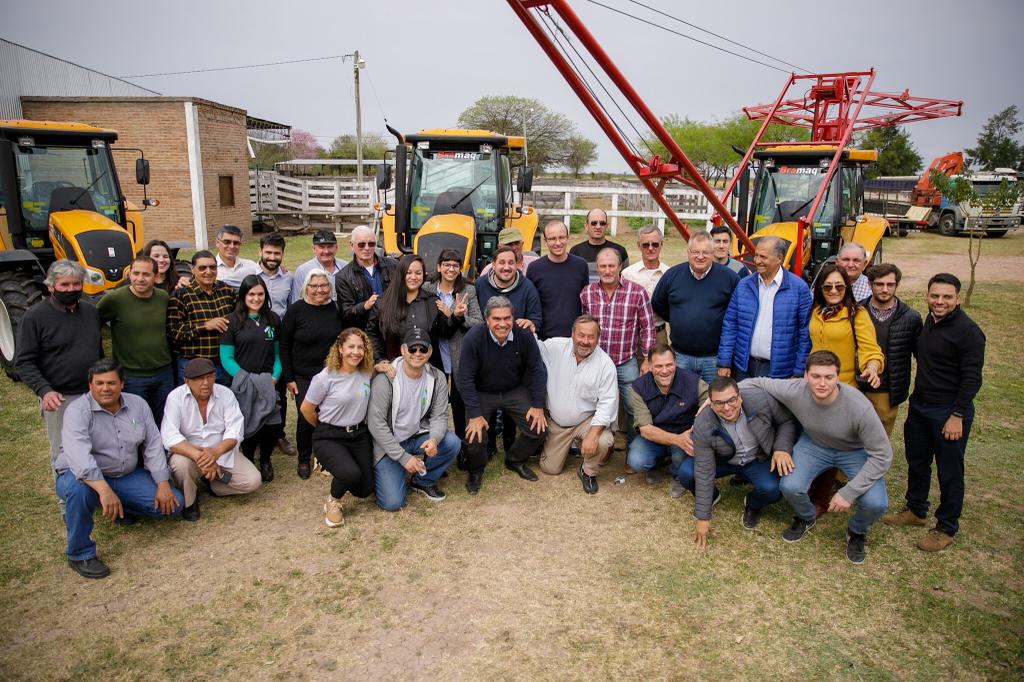 *EL GOBIERNO ENTREGÓ INSUMOS Y MAQUINARIAS PARA FORTALECER EL FUNCIONAMIENTO DE COOPERATIVAS ELÉCTRICAS RURALES