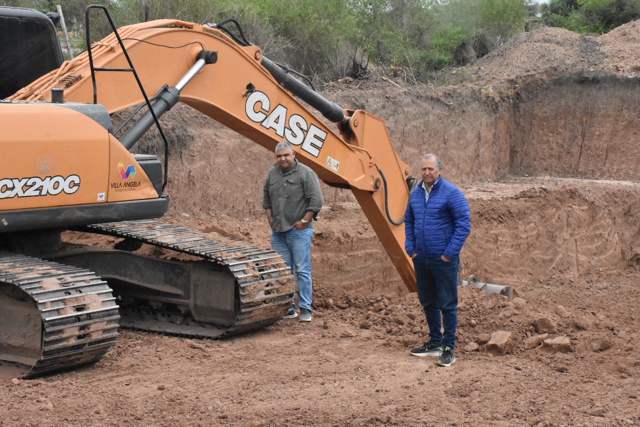 EL MUNICIPIO REALIZA EXCAVACIONES EN EL SECTOR DE LADRILLERÍAS 