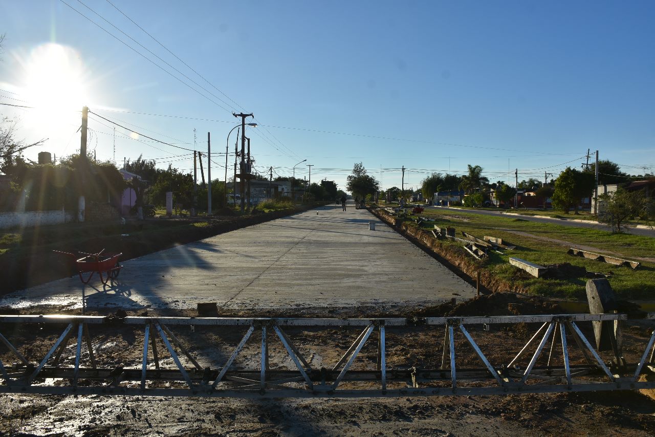EL MUNICIPIO CONTINÚA CON EL PAVIMENTO, LIMPIEZA Y MANTENIMIENTO DE LA CIUDAD