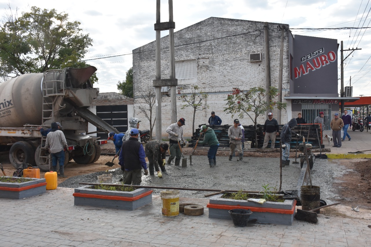 VILLA ANGELA: EL INTENDENTE PAPP SUPERVISÓ LA OBRA DE PAVIMENTO EN CALLE BELGRANO
