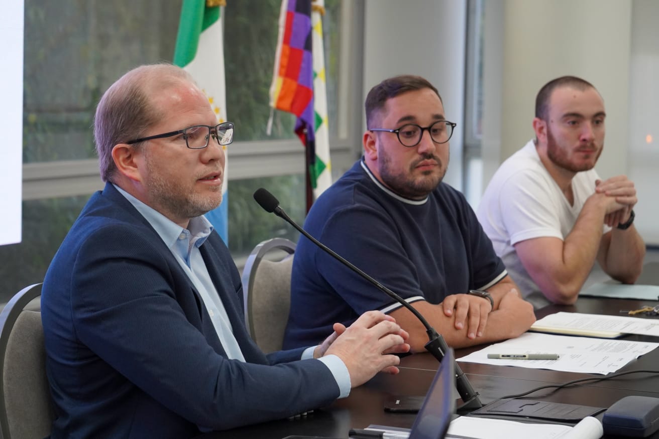 EL GOBIERNO Y LOS SINDICATOS ACORDARON LA FIRMA DEL CONVENIO COLECTIVO DE TRABAJO
