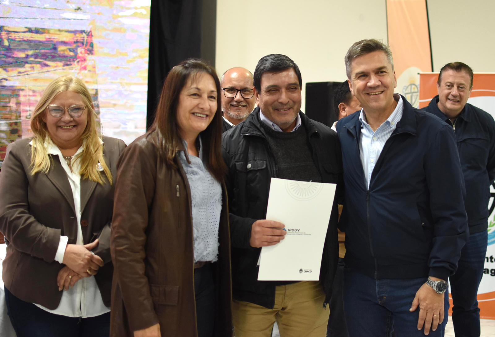 FAMILIAS DE SANTA SYLVINA RECIBIERON SUS TÍTULOS DE PROPIEDAD, TRAS DÉCADAS DE ESPERA