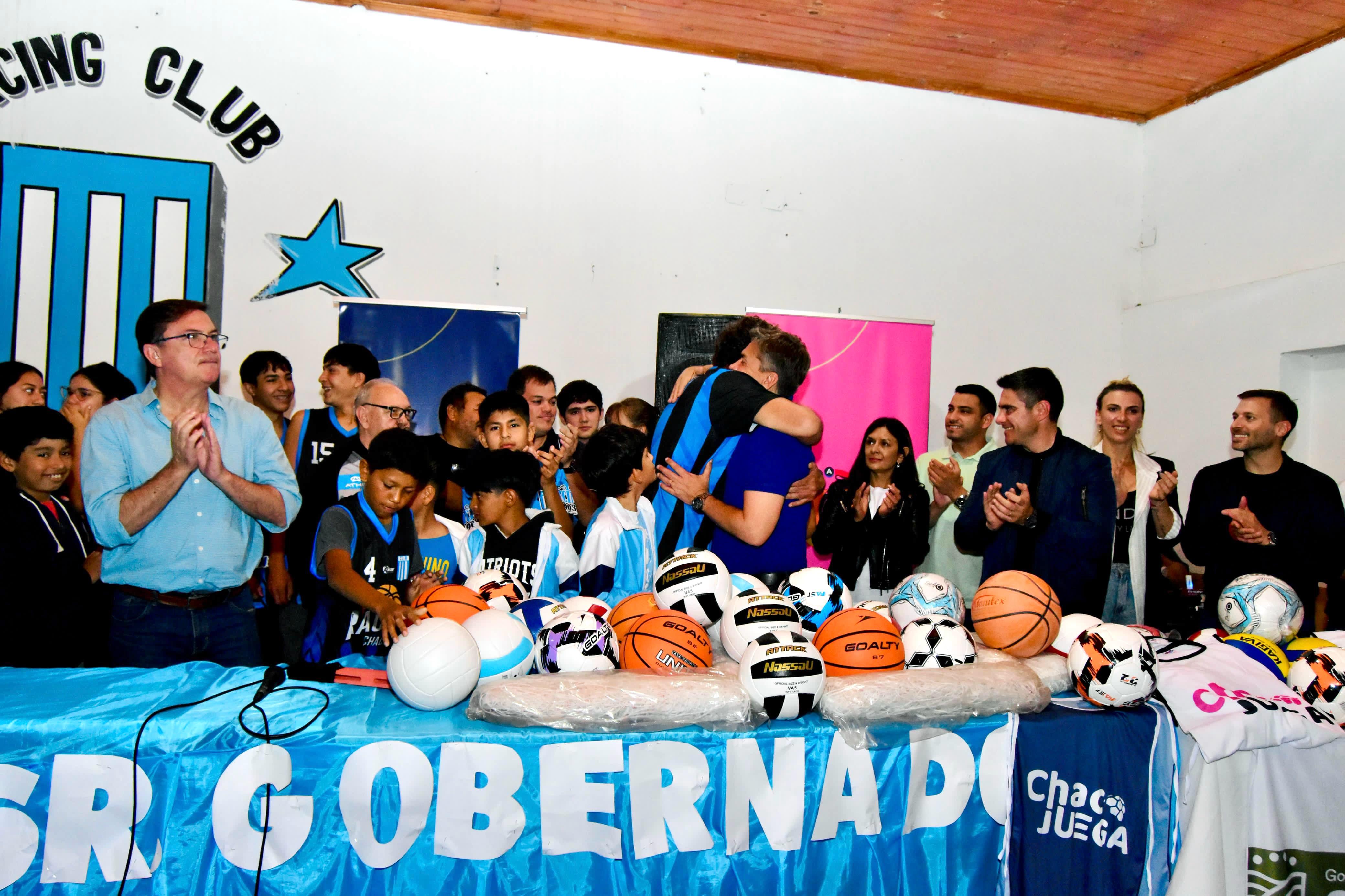 APUESTA AL DEPORTE: EL GOBERNADOR ZDERO ANUNCIÓ LA CONSTRUCCION DE UNA CANCHA PARA EL CLUB RACING, DE VILLA BERTHET
