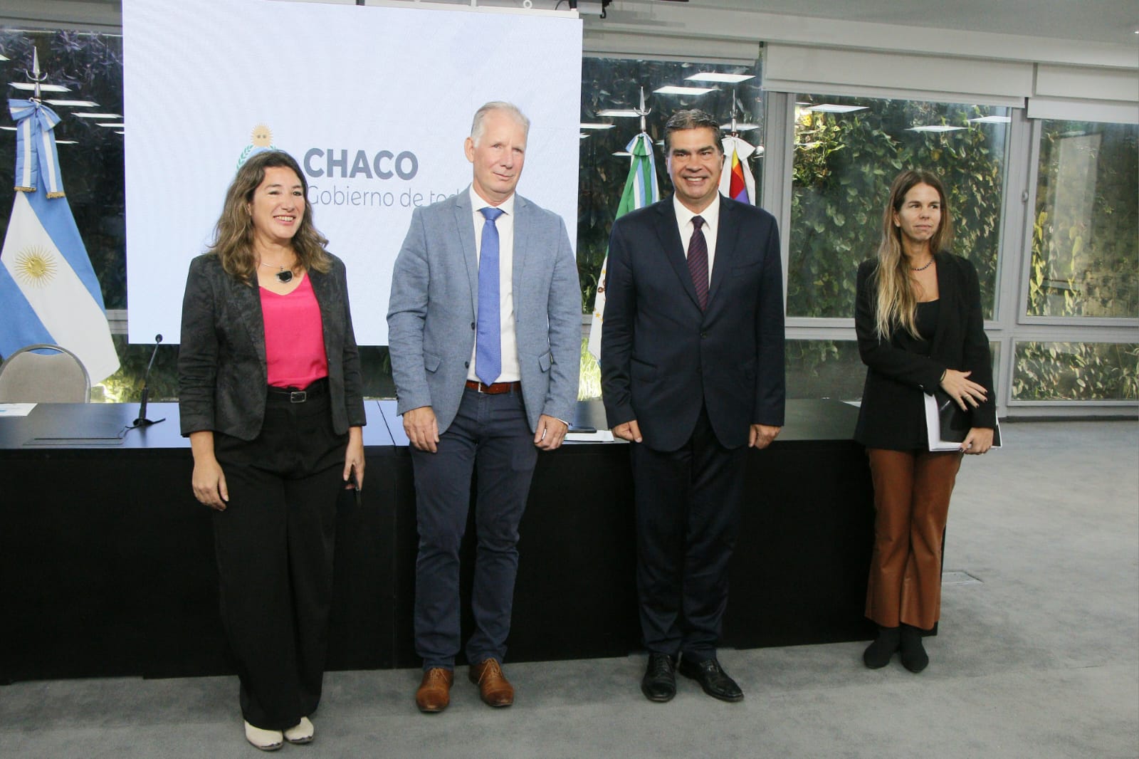 *Capitanich y el Banco Mundial presentaron importante paquete de obras hídricas para Resistencia*