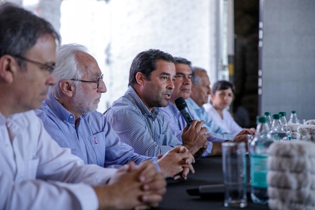 *VILLA ÁNGELA: EL GOBERNADOR LANZÓ LA NUEVA CAMPAÑA ALGODONERA E INAUGURÓ 20 CUADRAS DE PAVIMENTO*
