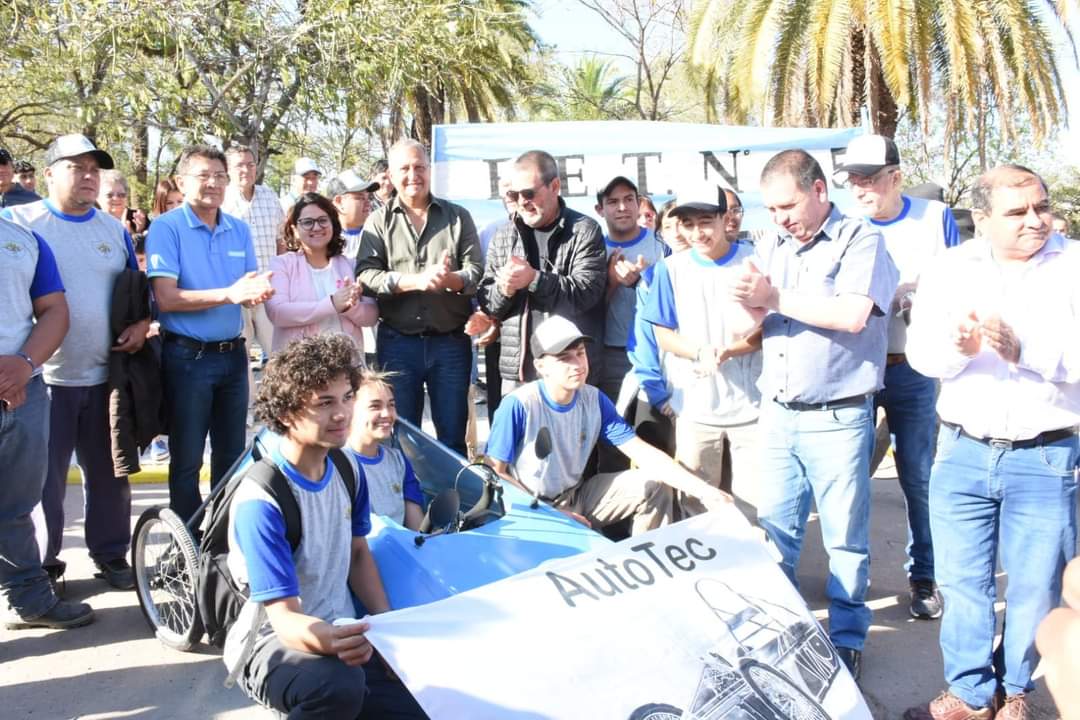 ALUMNOS DE LA EET N° 25 PRESENTARON EL PROYECTO DE AUTO ELÉCTRICO CON AYUDA DEL MUNICIPIO DE VILLA ÁNGELA
