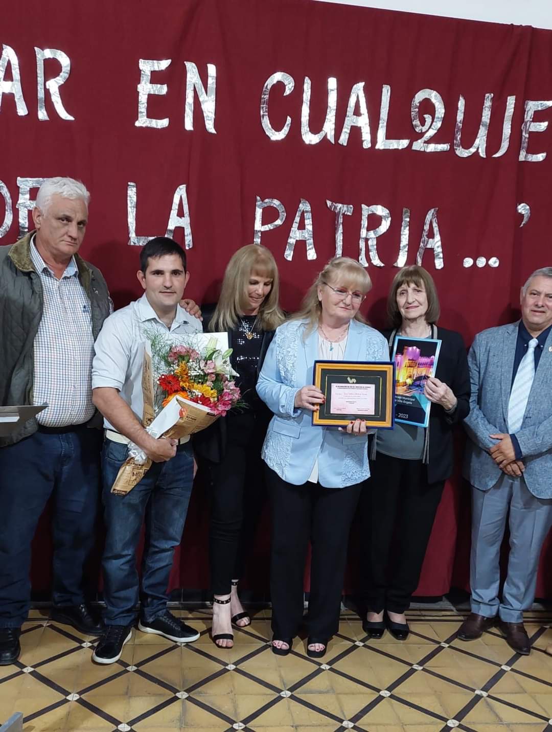 EMOTIVO ACTO EN HOMENAJE A DIRECTORES DE ESCUELAS RURALES