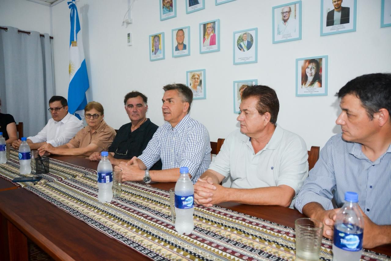 *LOS FRENTONES: ZDERO INAUGURÓ LA NUEVA SEDE DE LA COOPERATIVA GUALAMBA Y FORMALIZÓ LA CESIÓN DE LÍNEAS DE SECHEEP*