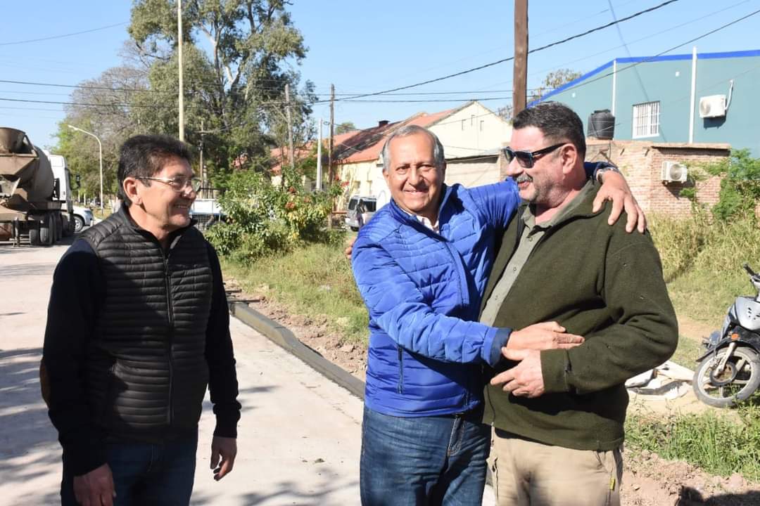 EL INTENDENTE PAPP DESTACÓ EL RÁPIDO AVANCE DEL PAVIMENTO EN VILLA ÁNGELA