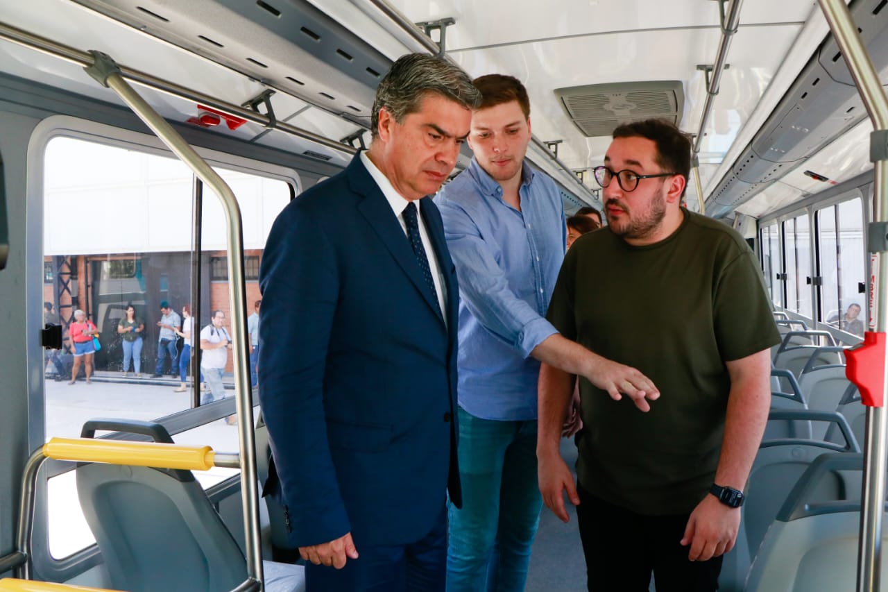 *PRESENTARON LAS UNIDADES DEL NUEVO SISTEMA DE TRANSPORTE PÚBLICO: “ESTARÁN EN FUNCIONAMIENTO PARA EL INICIO DEL CICLO LECTIVO 2023”, DIJO CAPITANICH*