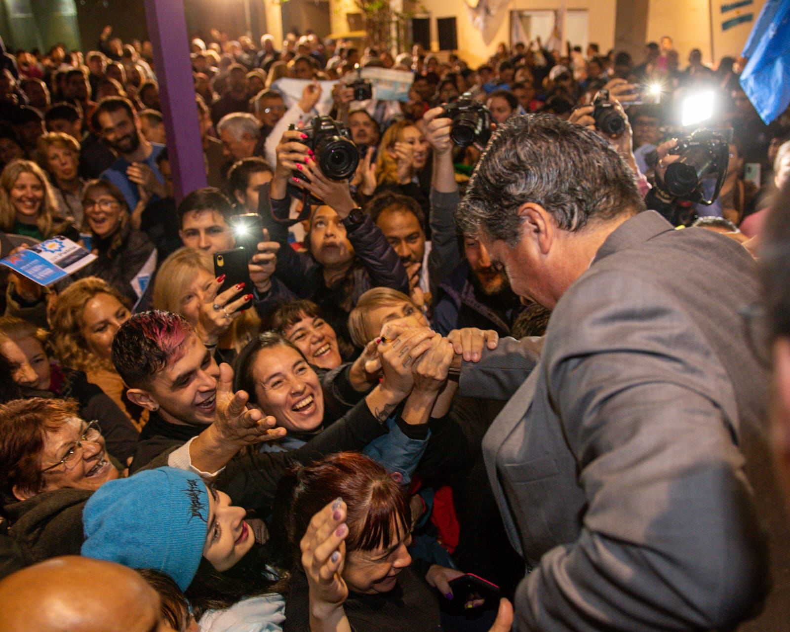 *Capitanich: “Este domingo necesitamos que nuestro pueblo concurra a las urnas para construir el federalismo que nos propusimos y la Nación que aún nos falta”*