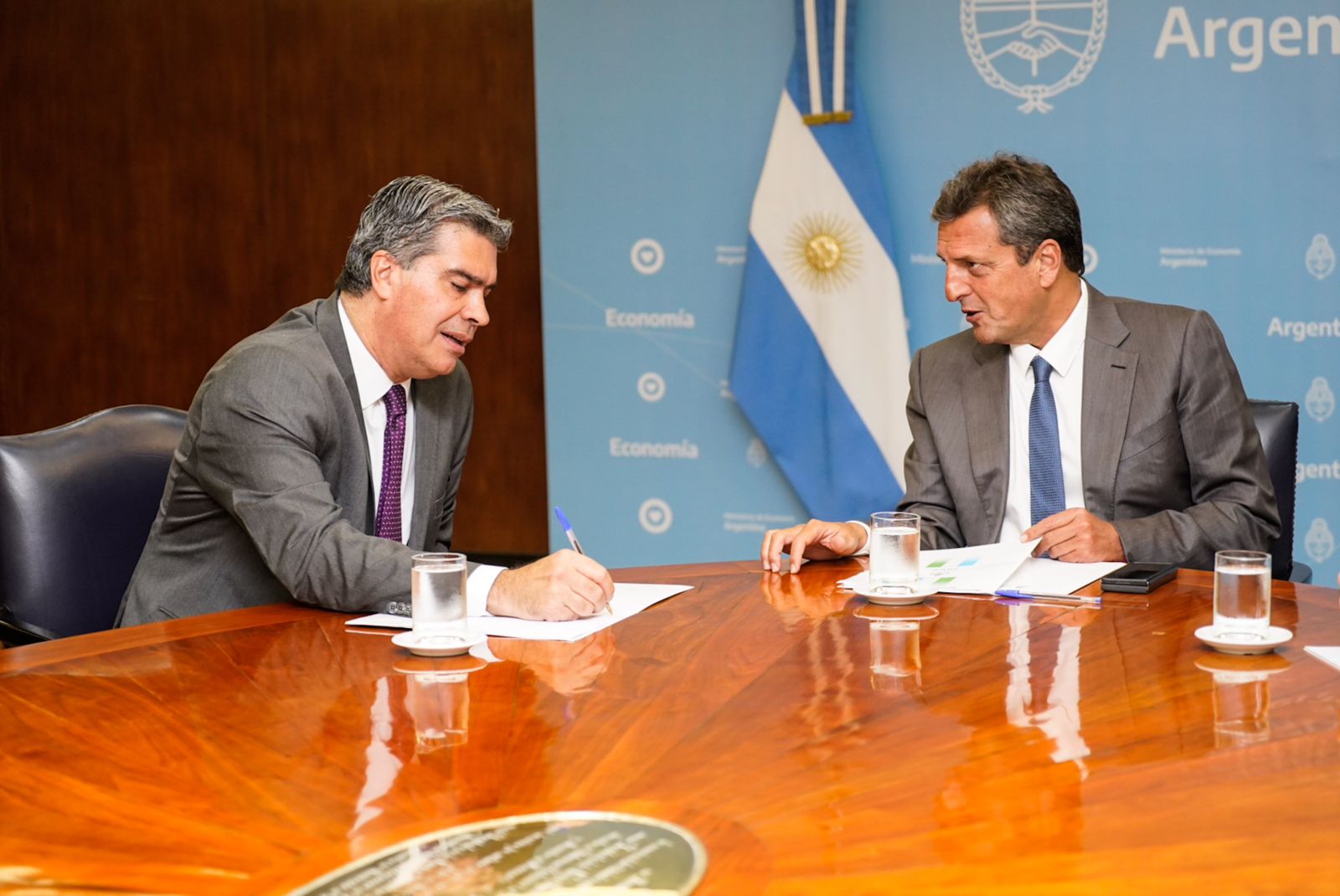 *CAPITANICH Y MASSA ACORDARON INVERSIONES POR MÁS DE 4 MILLONES DE DÓLARES PARA FORTALECER EL SECTOR AGROALIMENTARIO CHAQUEÑO*