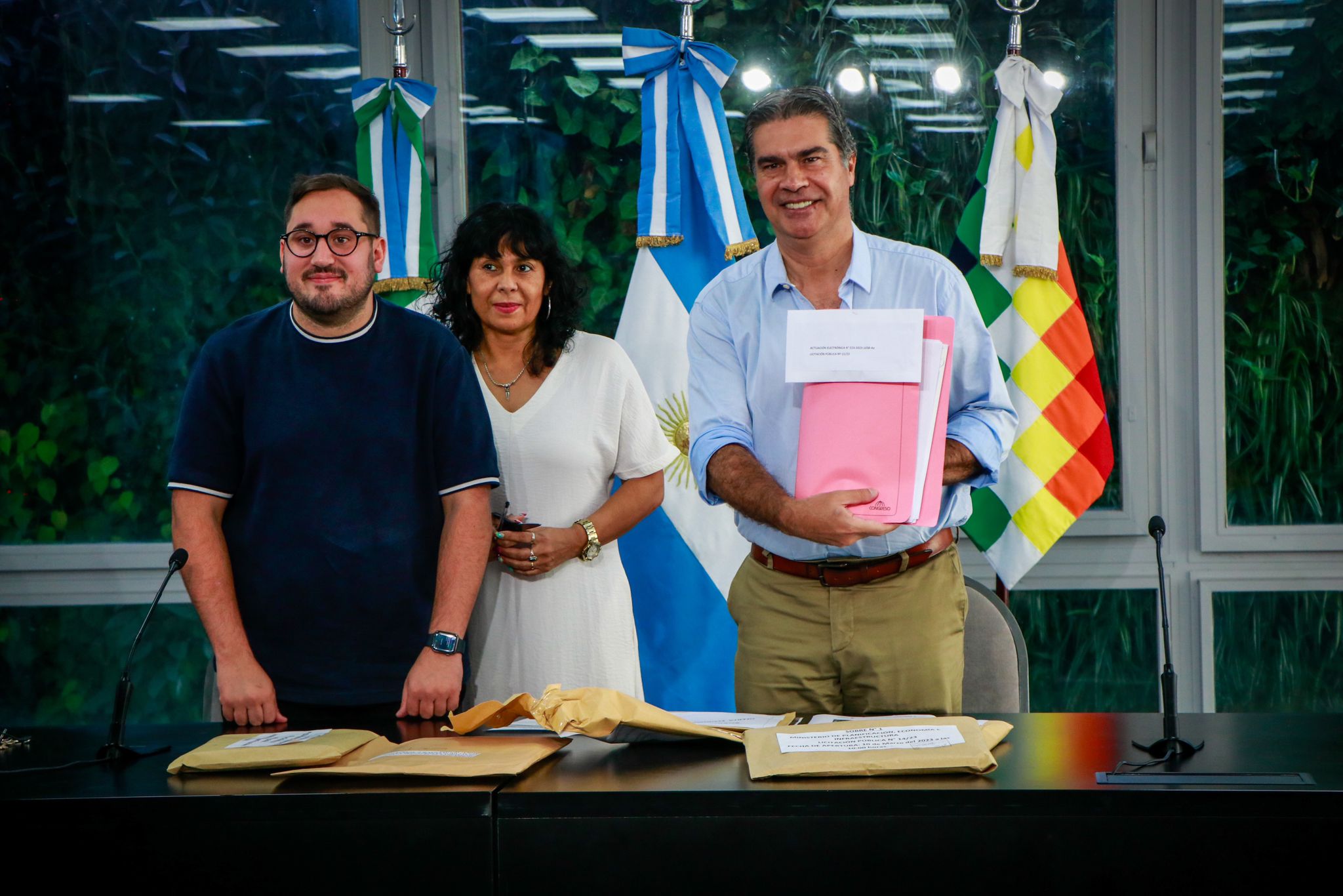 *CAPITANICH ABRIÓ LOS SOBRES DE LICITACIÓN PARA PAVIMENTAR MÁS DE 70 CUADRAS EN RESISTENCIA*