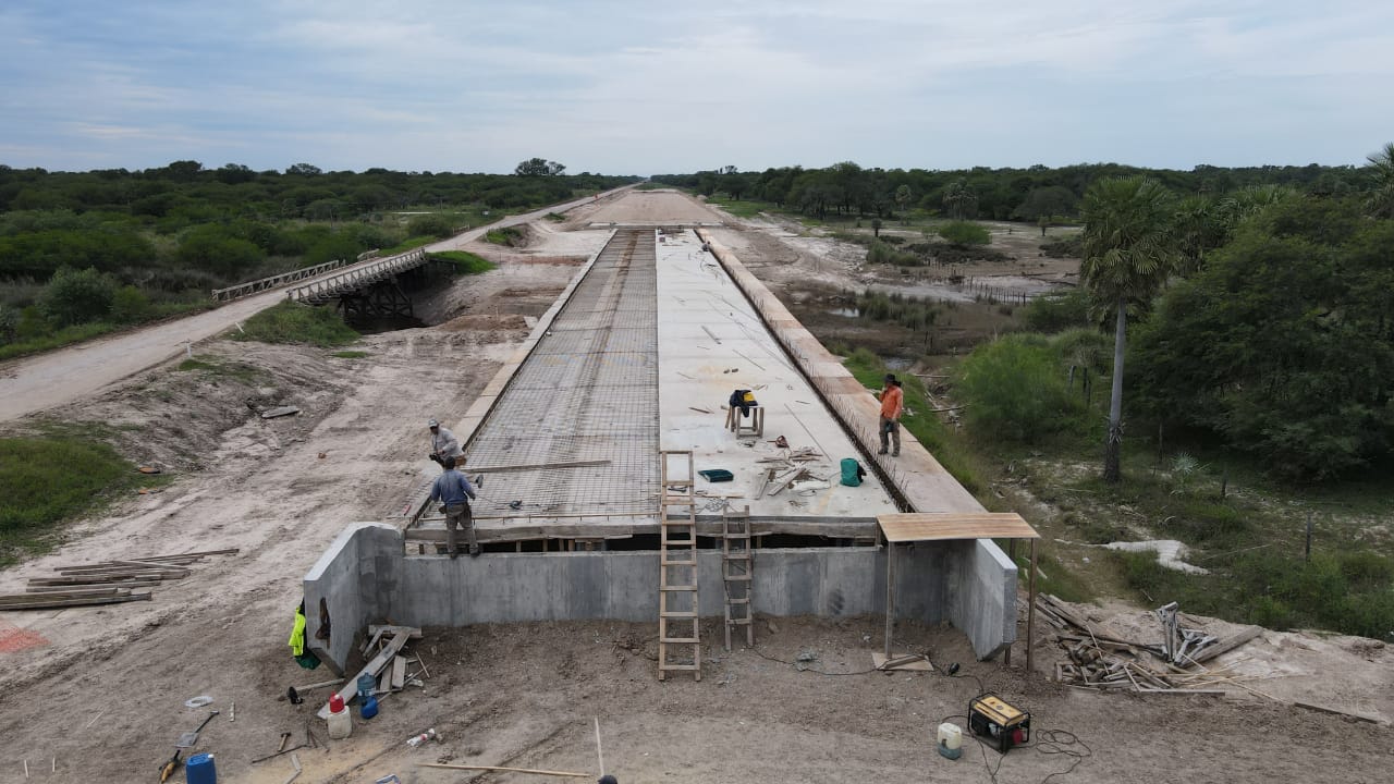 RUTA N°13: VIALIDAD AVANZA CON LA PAVIMENTACIÓN DEL TRAMO DESDE LA RUTA Nº 11 HASTA COTE LAI
