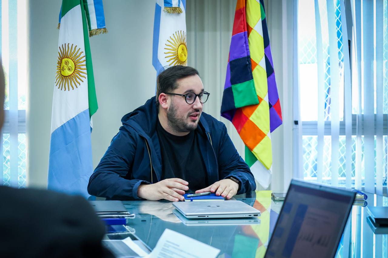 *PEREZ PONS SE REUNIÓ CON LA DIRECCIÓN NACIONAL DE ASUNTOS PROVINCIALES*