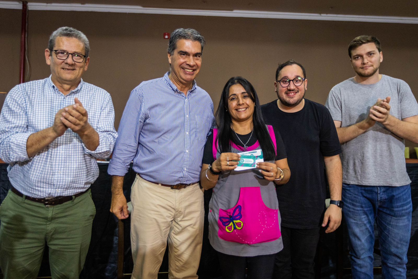 _*VAMOS A ENSEÑAR:*_ *CAPITANICH ENTREGÓ DE TARJETAS DE BOLETOS DIFERENCIAL A DOCENTES DEL INTERIOR*