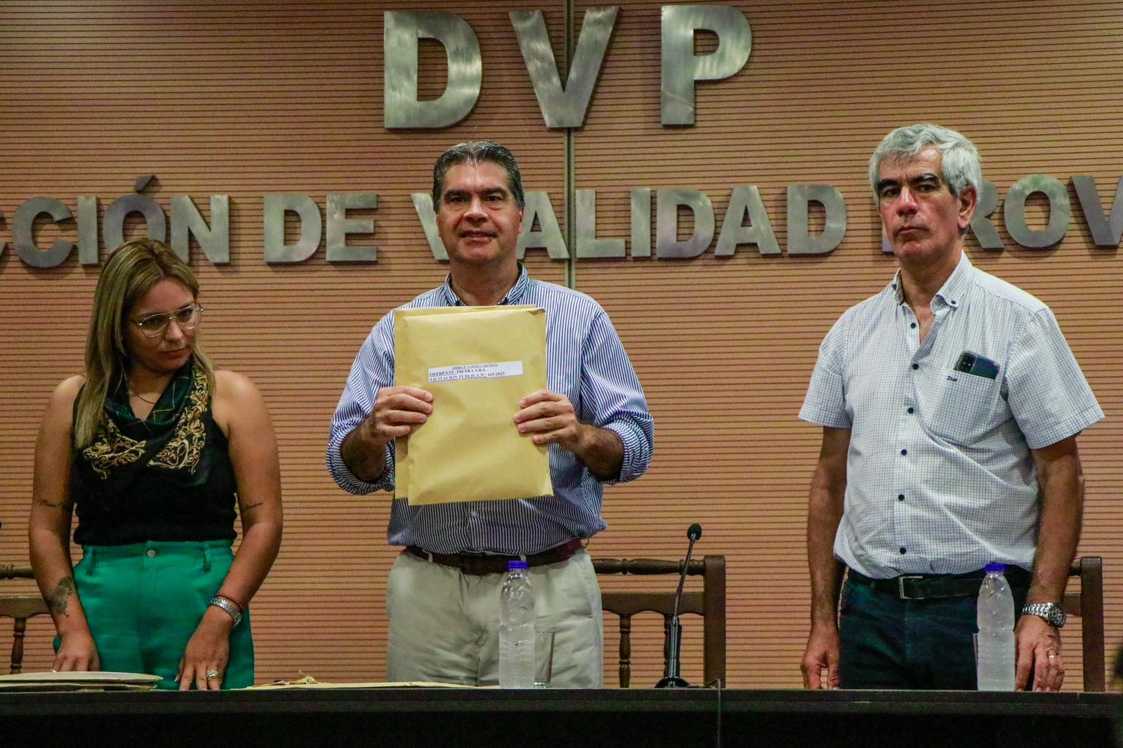 *EL GOBIERNO ABRIÓ OFERTAS DE LICITACIÓN PARA 38 NUEVAS CUADRAS DE PAVIMENTO EN BARRANQUERAS*