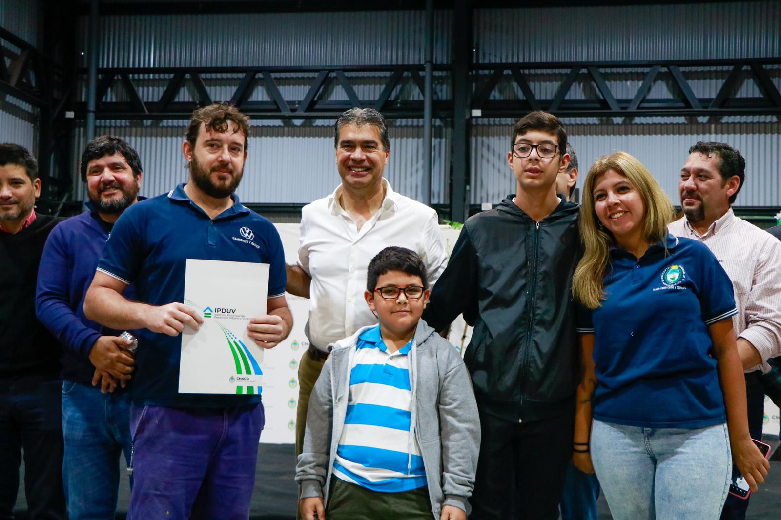 *Capitanich entregó 20 viviendas a trabajadores y trabajadoras de la CGT en la zona Sur de Resistencia*