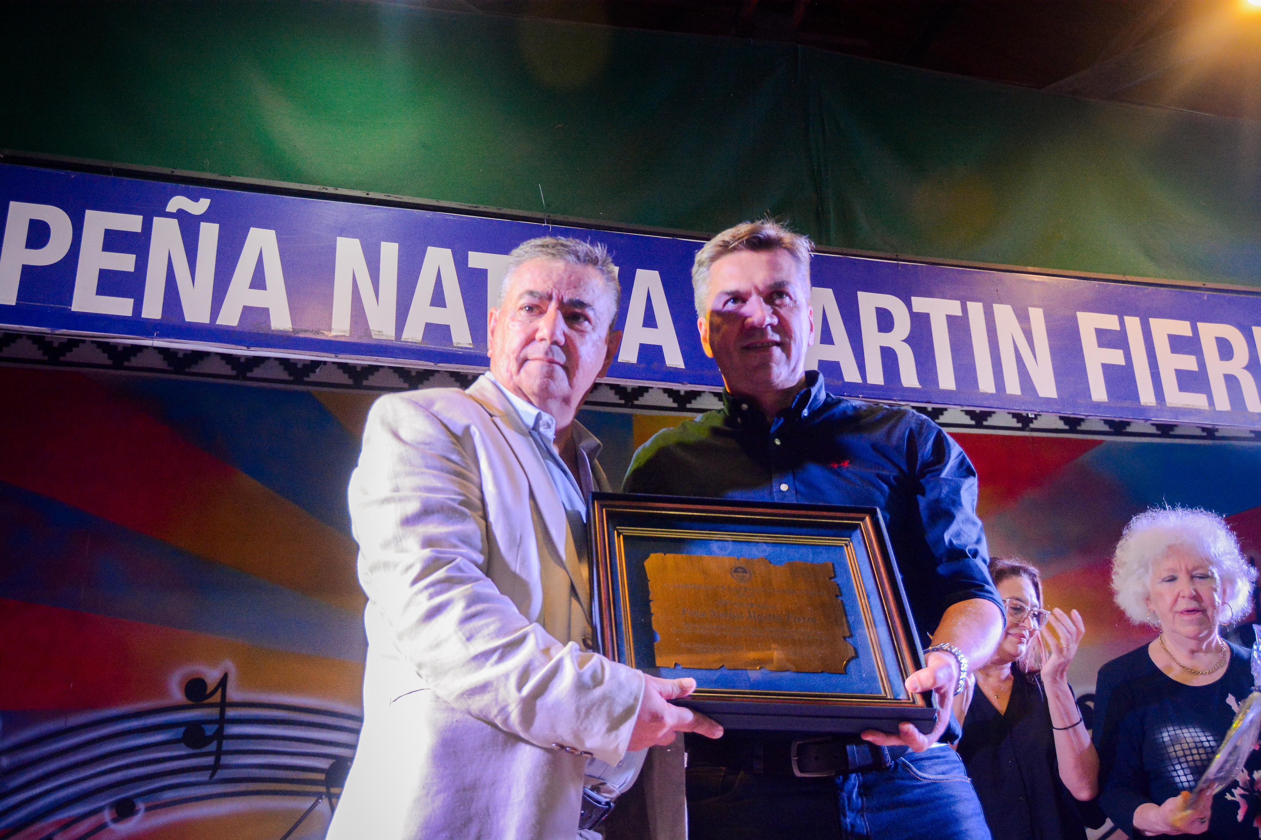 *EL GOBERNADOR ACOMPAÑÓ EL 79° ANIVERSARIO DE LA PEÑA NATIVA MARTÍN FIERRO*