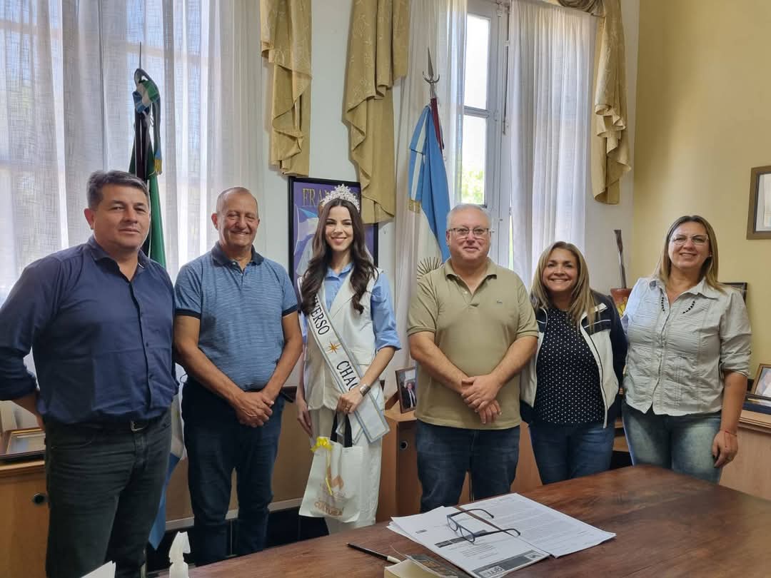 EL INTEDENTE PAPP RECIBIÓ A LA JOVEN JUDIT GRNJA “MISS UNIVERSO CHACO 2025”