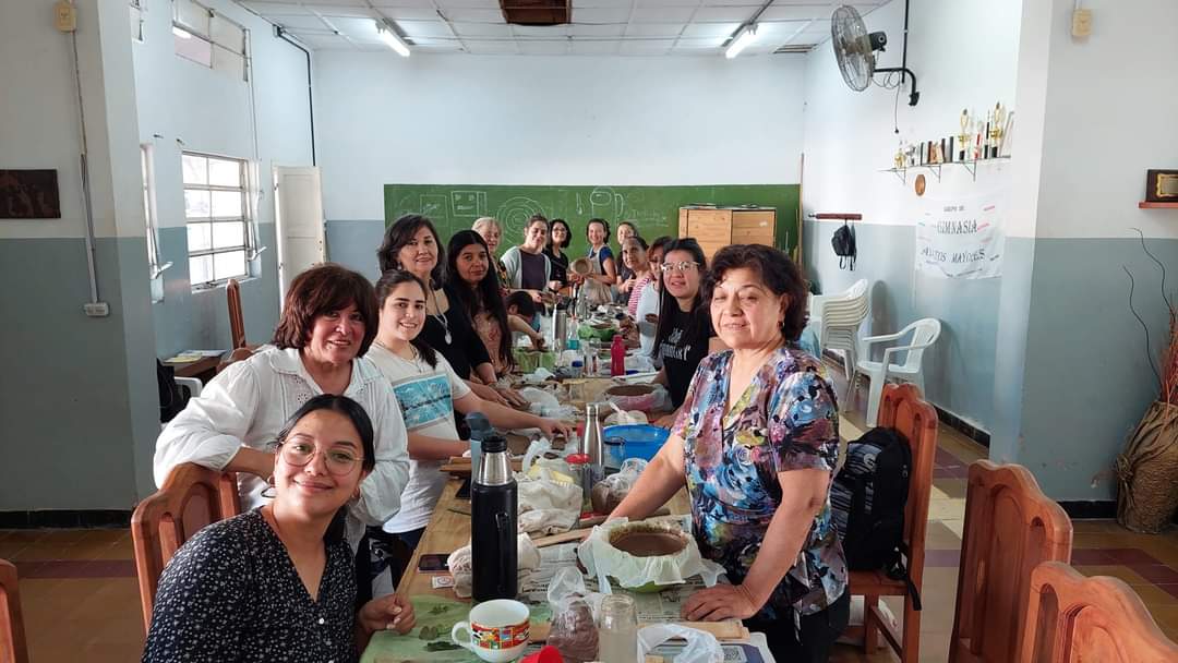 EL MUNICIPIO Y EL INSTITUTO DE CULTURA REALIZAN TALLERES GRATUITOS DE ALFARERÍA