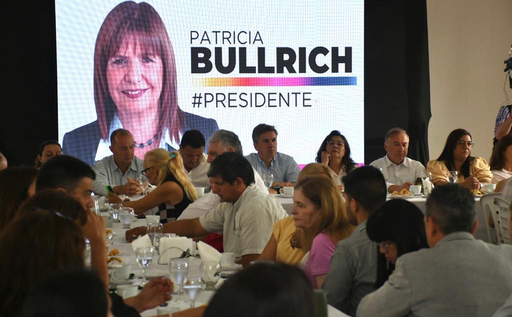 ZDERO CON EL FORO DE CONCEJALES ELECTOS Y EN FUNCIÓN, DE JUNTOS POR EL CAMBIO