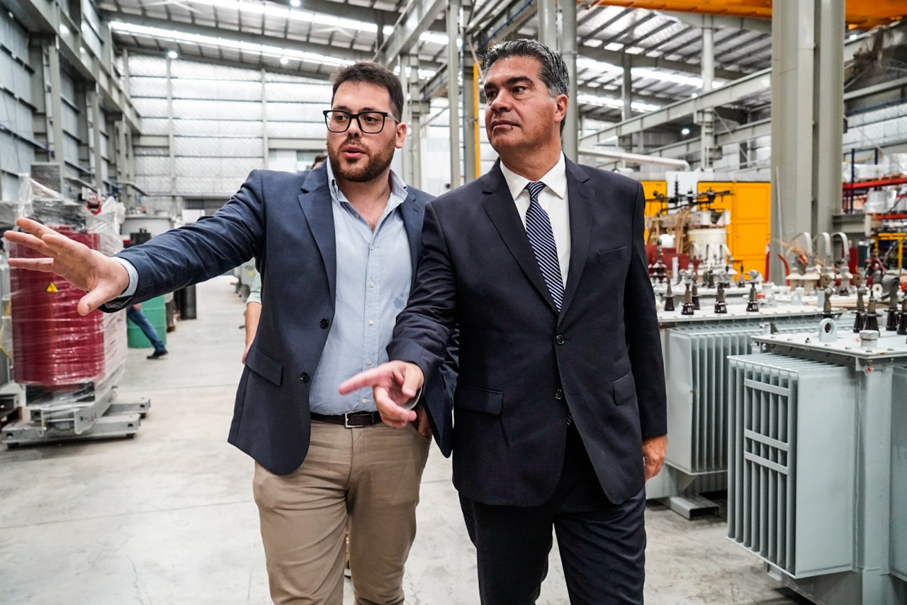 *CAPITANICH VISITÓ LA PLANTA QUE FABRICA UN TRANSFORMADOR ESPECIAL PARA EL SEGUNDO ACUEDUCTO DEL INTERIOR*