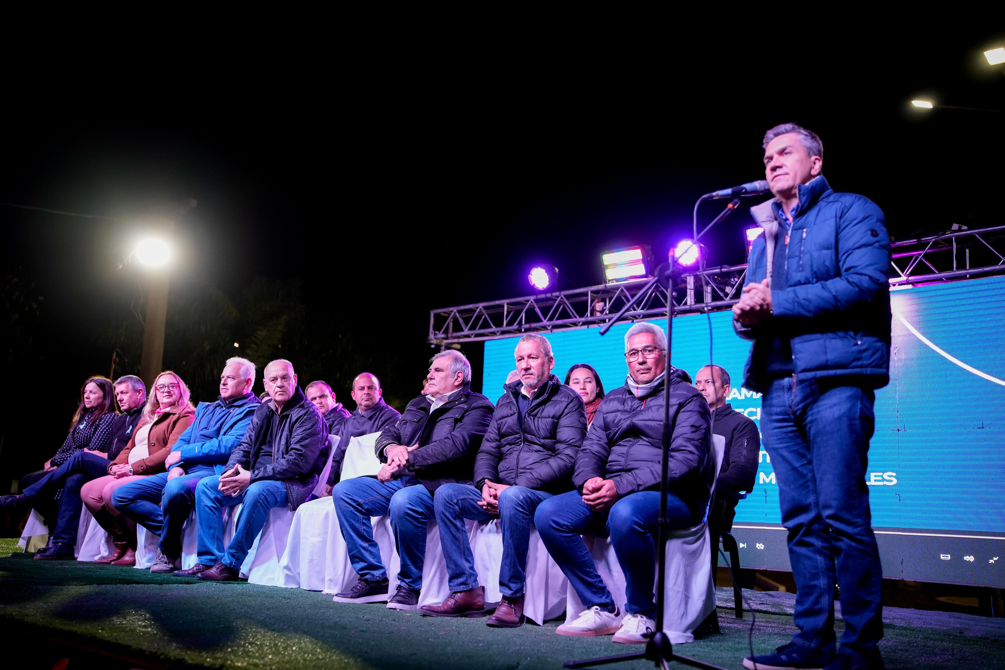 ZDERO INAUGUR&Oacute; NUEVAS CUADRAS DE PAVIMENTO URBANO EN CAMPO LARGO Y DESTAC&Oacute; EL CRECIMIENTO DE LA LOCALIDAD