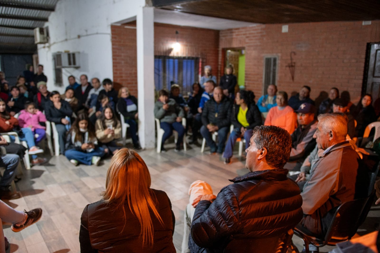 *Mejoras y propuestas: en Barranqueras, Capitanich se reunió con vecinos y vecinas para definir obras e intervenciones prioritarias*