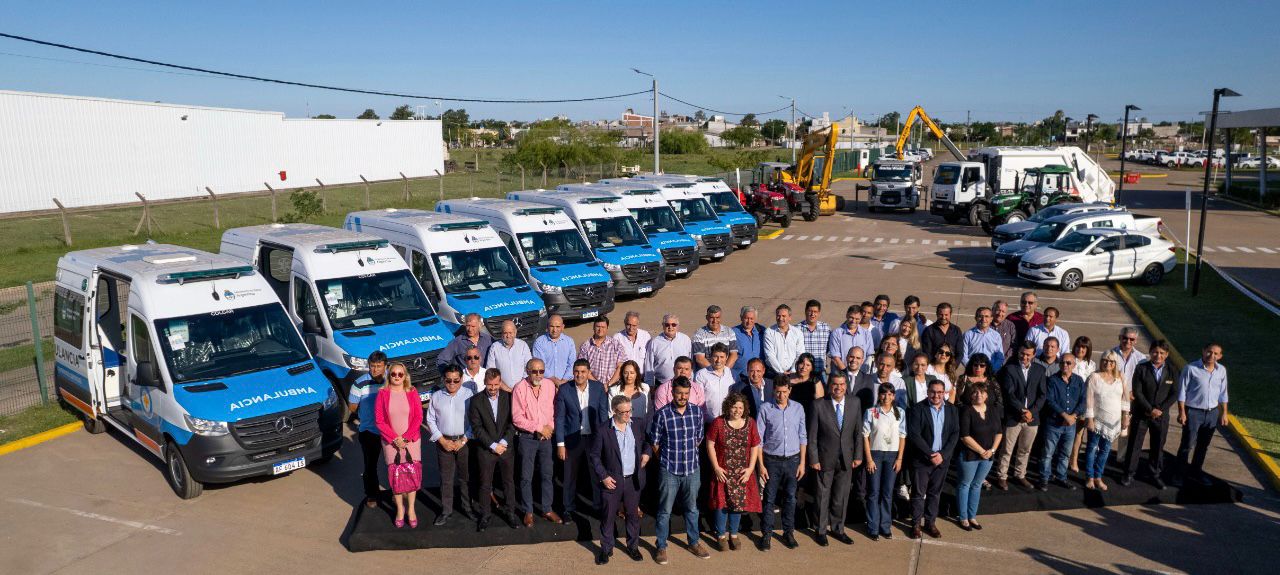 *CAPITANICH Y DE PEDRO ENTREGARON EQUIPAMIENTO Y ANUNCIARON INVERSIONES PARA MERCADOS MUNICIPALES*