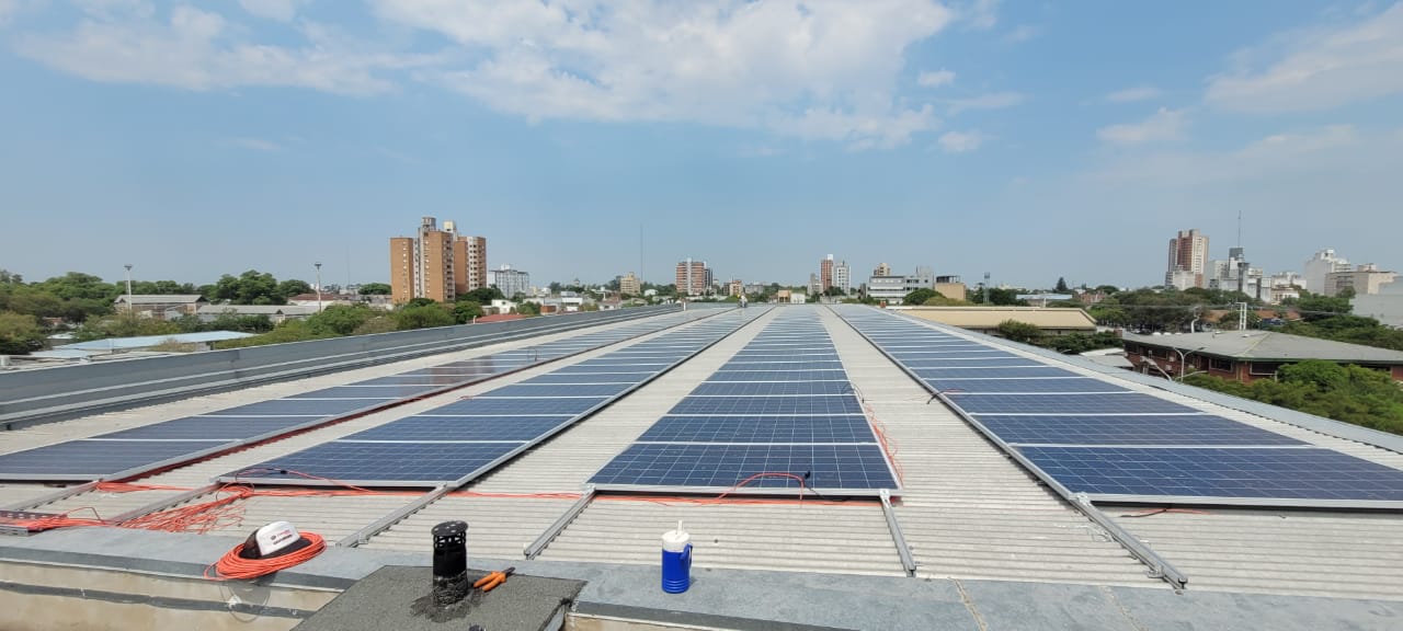 *CHACO PRENDE LUZ VERDE A LA ENERGÍA RENOVABLE CON LA INSTALACIÓN DE PANELES SOLARES EN EDIFICIOS PÚBLICOS*