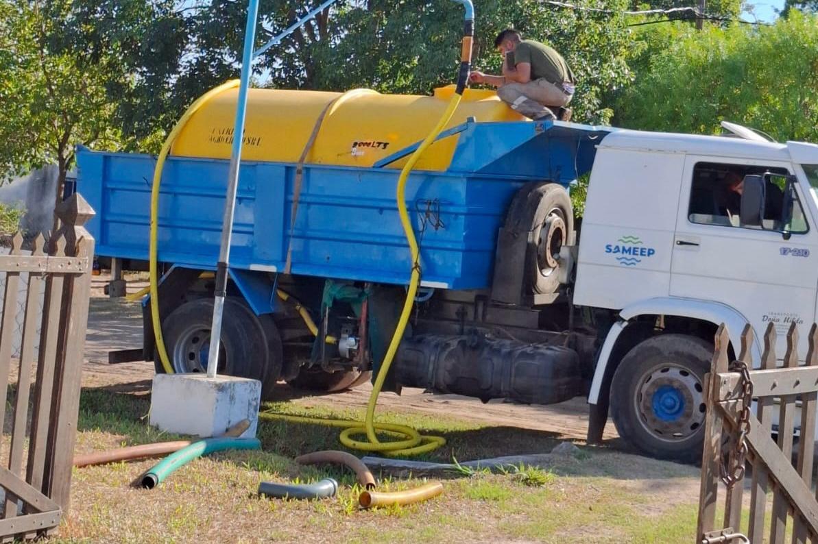 DEPARTAMENTO TAPENAGÁ: EL GOBIERNO ARTICULA ACCIONES PARA LLEVAR AGUA POTABLE A POBLADORES DE HORQUILLA