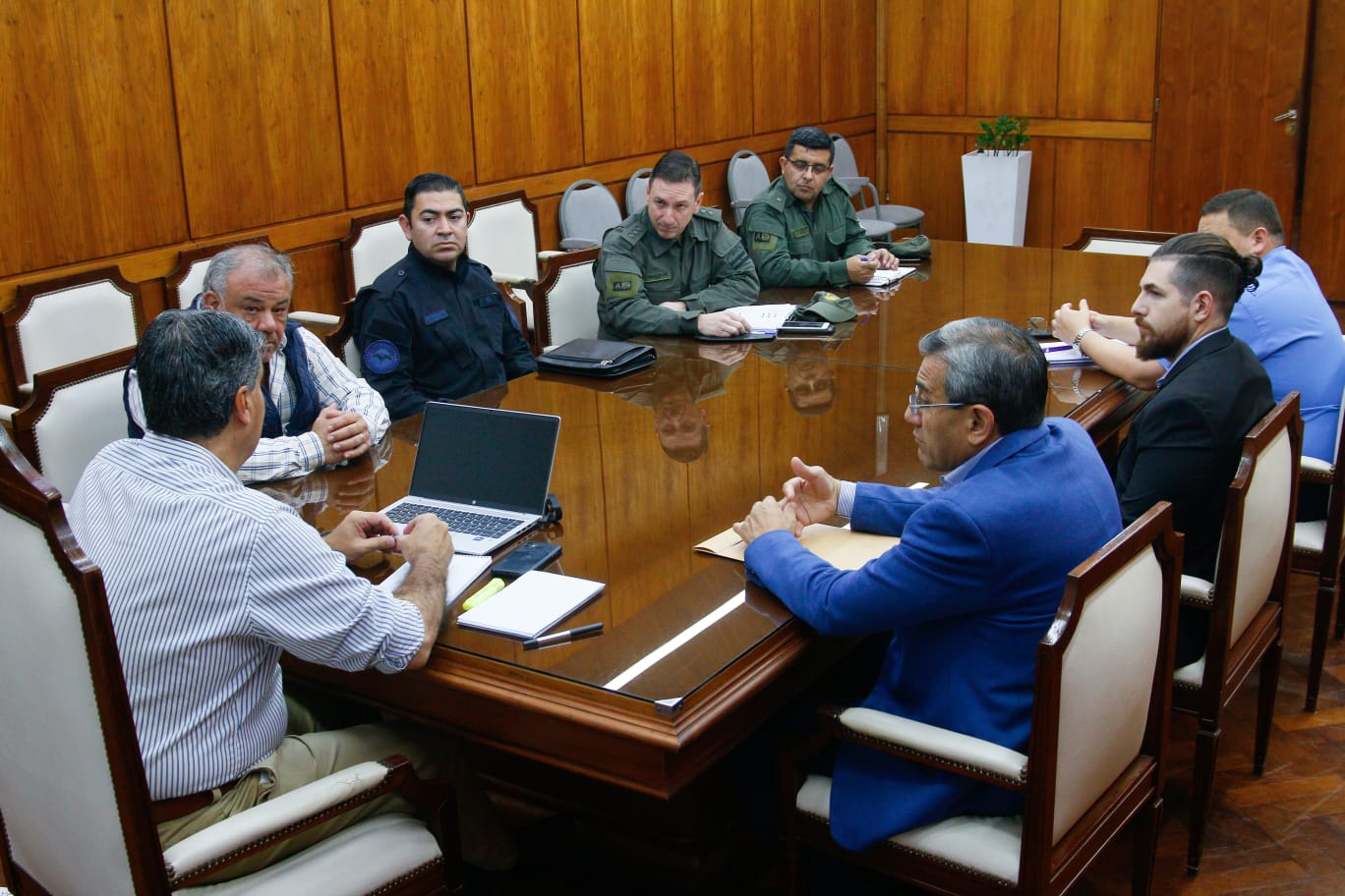 *"ESCUCHAR PARA HACER": GOBIERNO Y FUERZAS FEDERALES DESPLEGARÁN OPERATIVOS DE SEGURIDAD CON FOCO EN EL GRAN RESISTENCIA Y SÁENZ PEÑA*