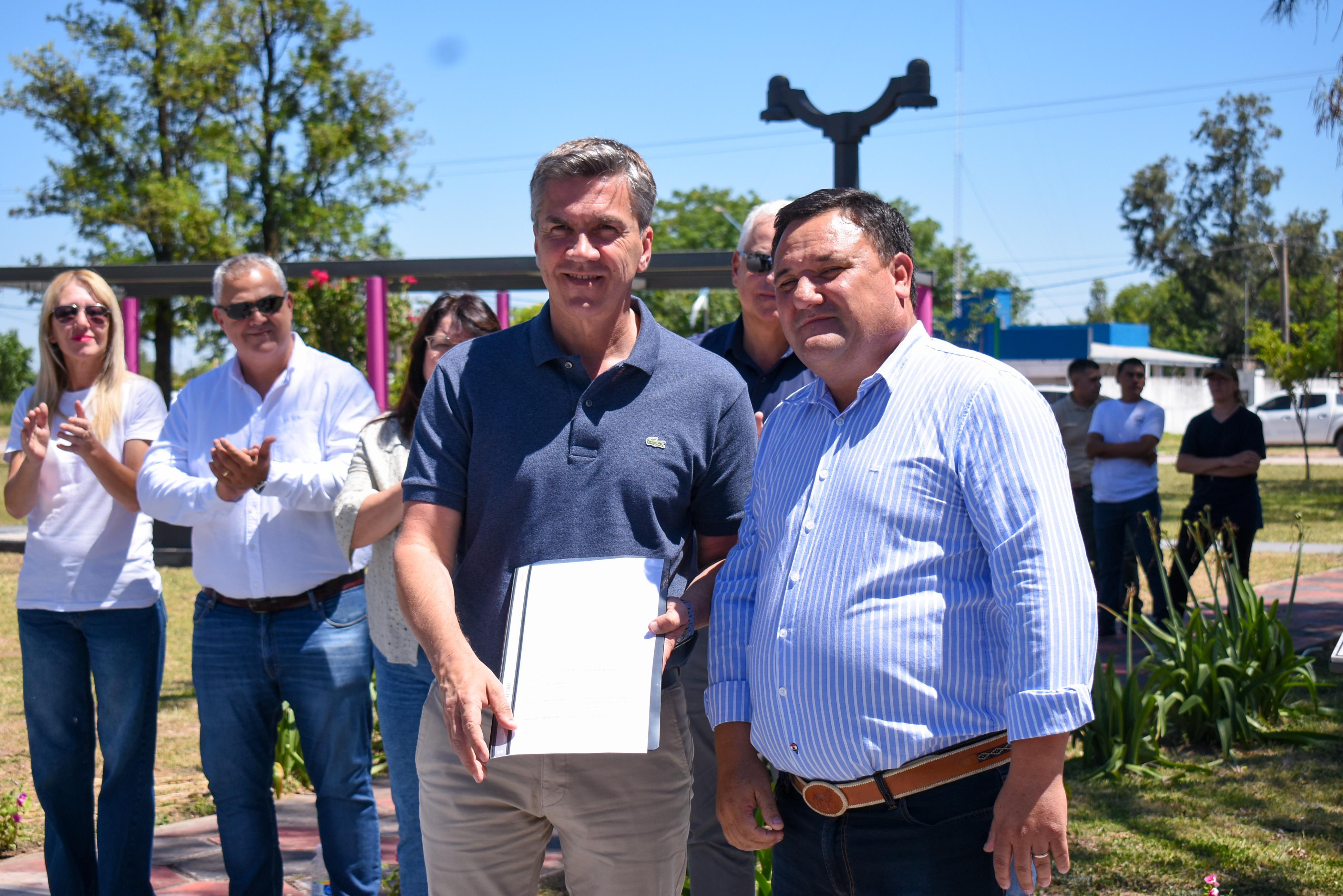 *CHOROTIS ESTRENA SU PLAZA CENTRAL RENOVADA Y RECIBE TANQUES DE AGUA PARA LAS FAMILIAS DE LA COMUNIDAD*