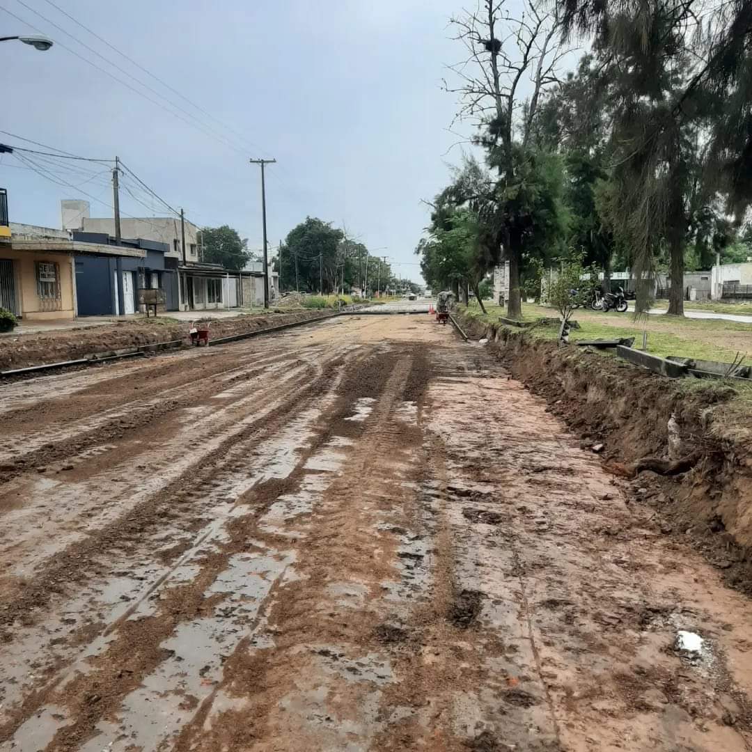 EL INTENDENTE ADALBERTO PAPP VALORÓ EL AVANCE DE LA OBRA PÚBLICA CON PERSONAL, MAQUINARIA Y RECURSOS MUNICIPALES