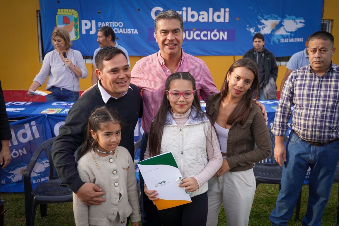 *ACCESO A LA VIVIENDA: CAPITANICH ENTREGÓ SOLUCIONES HABITACIONALES Y REGISTROS DE HÁBITAT EN LA ZONA SUR DE RESISTENCIA*