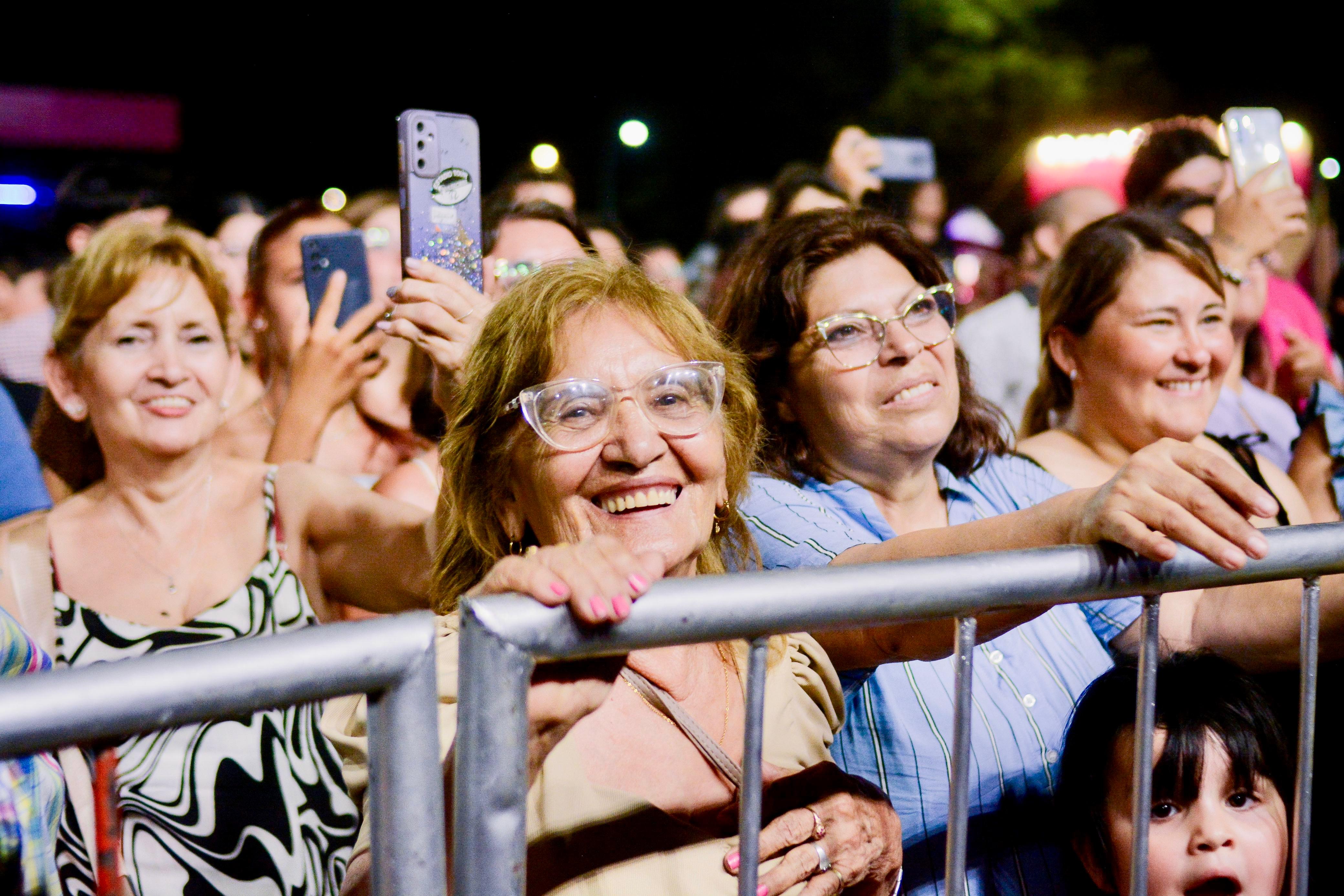 *MASIVA CONCURRENCIA EN LA ÚLTIMA NOCHE DE “CHACO VIBRA”: MÁS DE 500 ARTISTAS Y UN CIERRE A PURA EMOCIÓN CON EL CHAQUEÑO PALAVECINO*