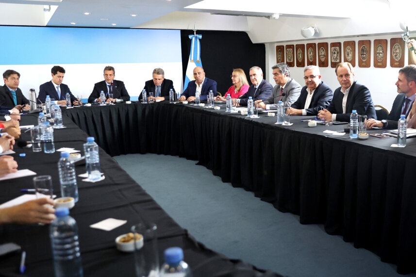 Capitanich tras la reunión con Sergio Massa: “Estamos trabajando en nuevas medidas económicas”