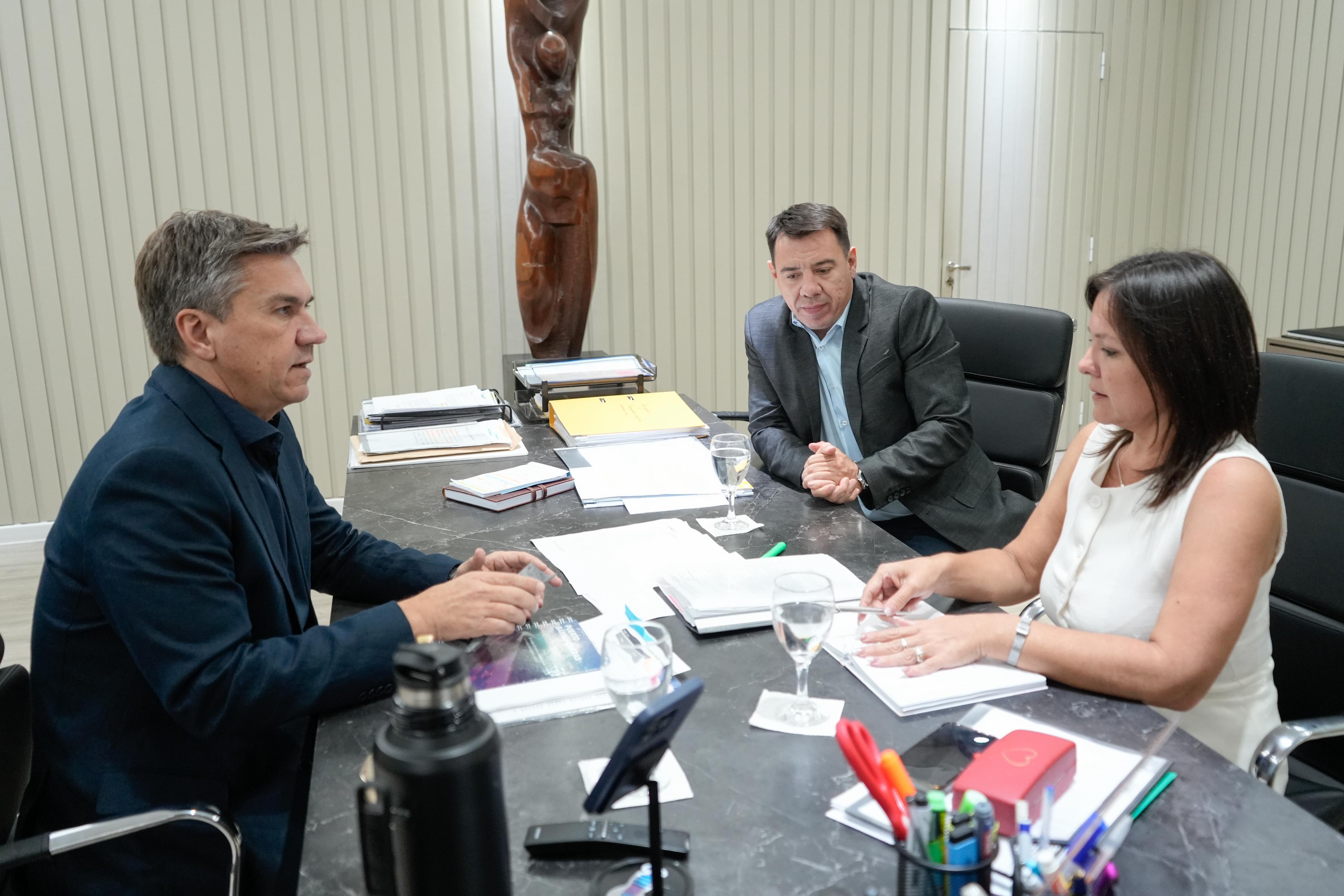 *ZDERO RECIBI&Oacute; A INTENDENTES Y FORTALECE EL TRABAJO ARTICULADO CON LOS MUNICIPIOS*