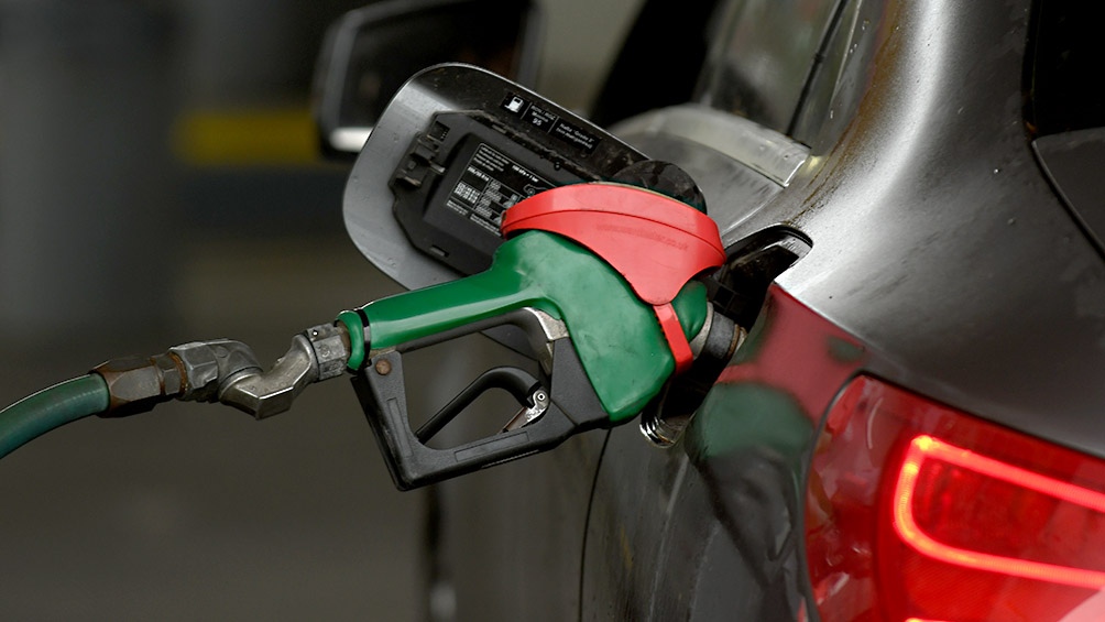 Massa confirmó la importación de combustible y espera una rápida normalización