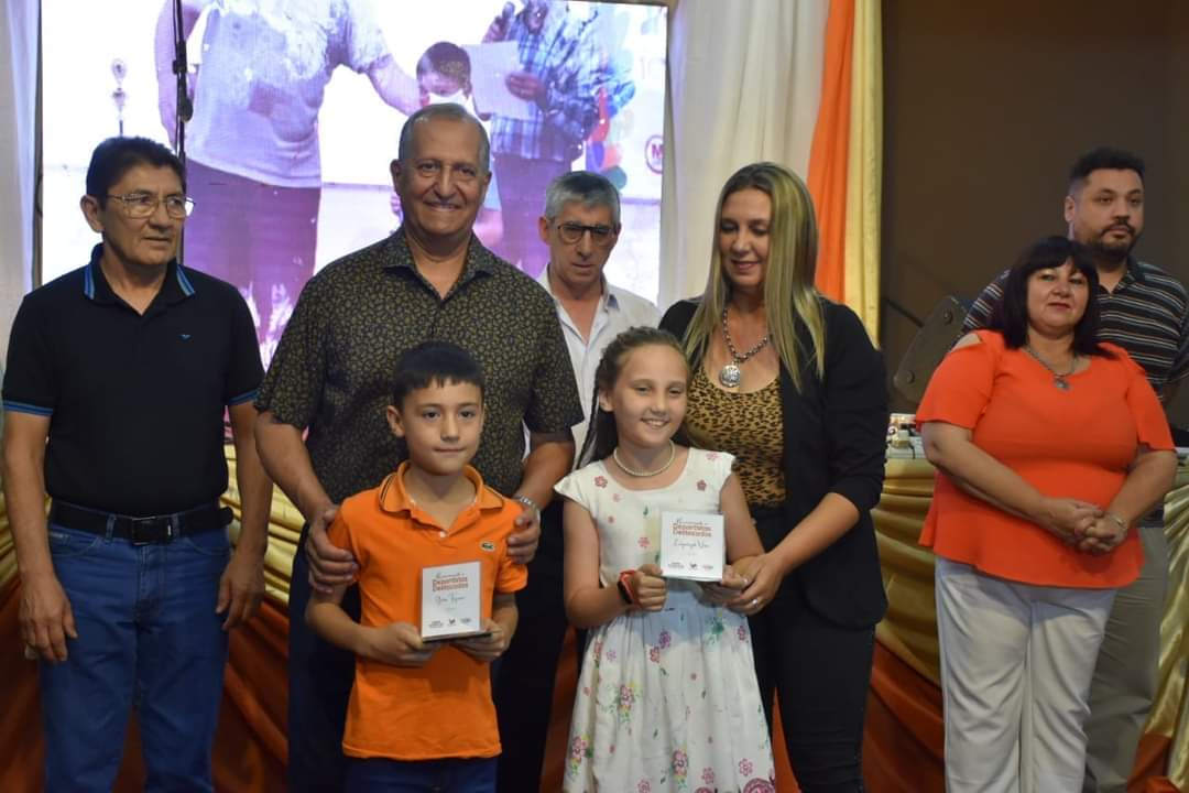 RECONOCIMIENTO A DEPORTISTAS VILLANGELENSES DESTACADOS DEL 2022