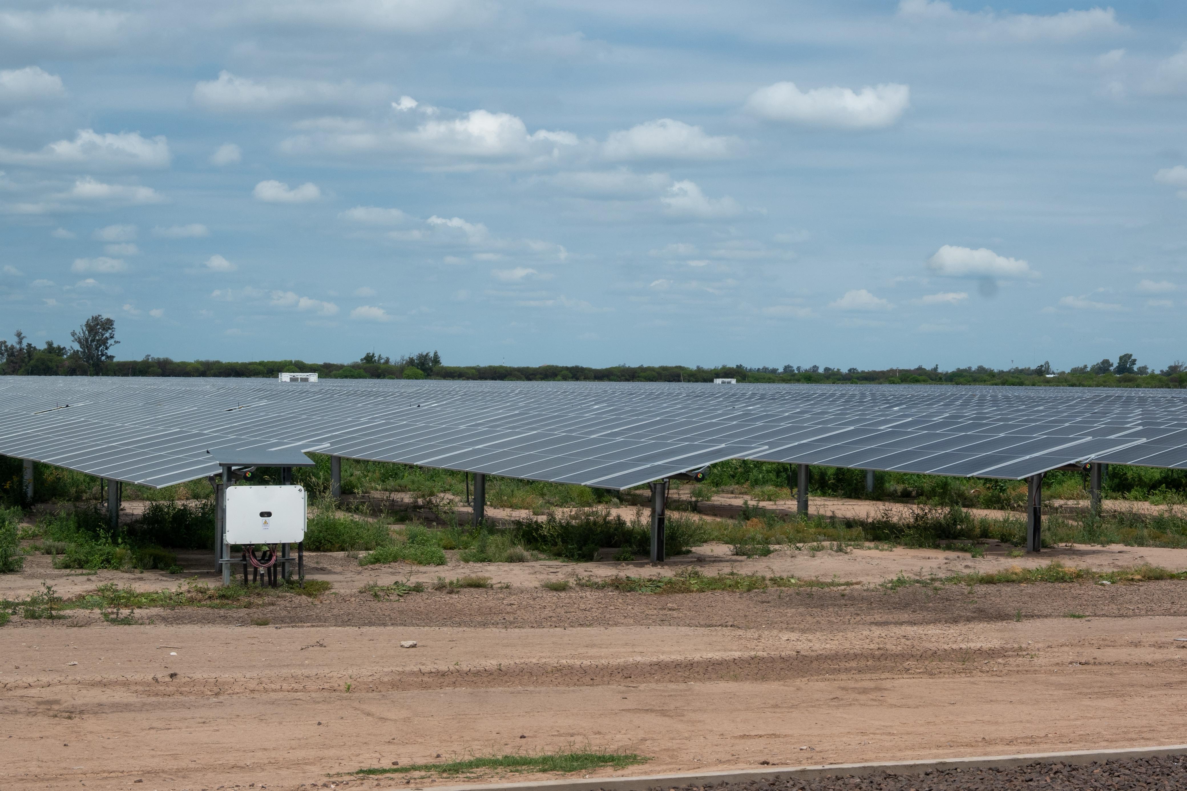 M&Aacute;S DE 103.000 PANELES SOLARES EN VILLA &Aacute;NGELA: TRANSFORMANDO LA MATRIZ ENERG&Eacute;TICA DEL CHACO