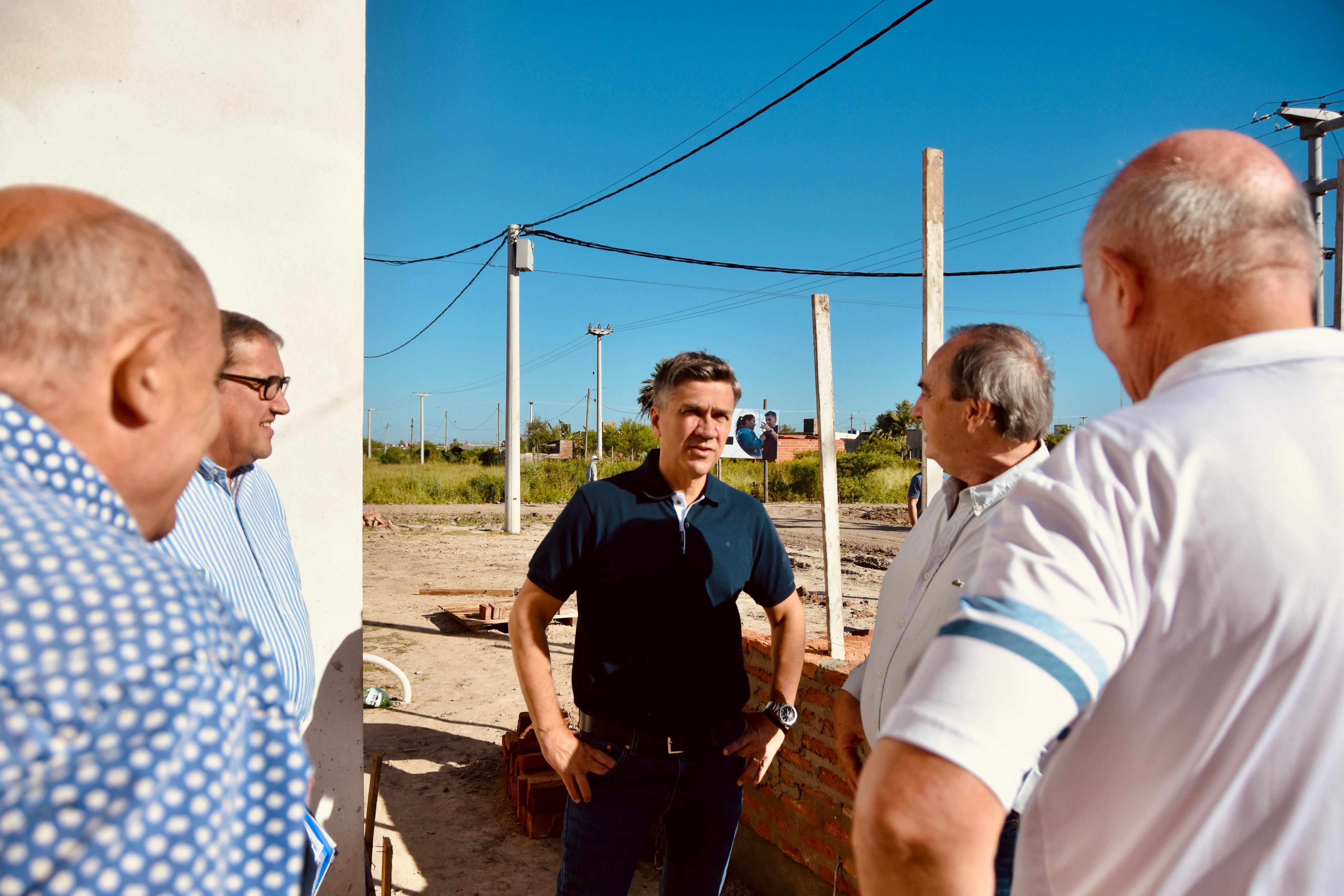 *ZDERO SUPERVIS&Oacute; EL AVANCE DE OBRAS DE VIVIENDAS EN LA CHACRA 214 Y RATIFIC&Oacute; EL COMPROMISO CON EL ACCESO A LA CASA PROPIA*