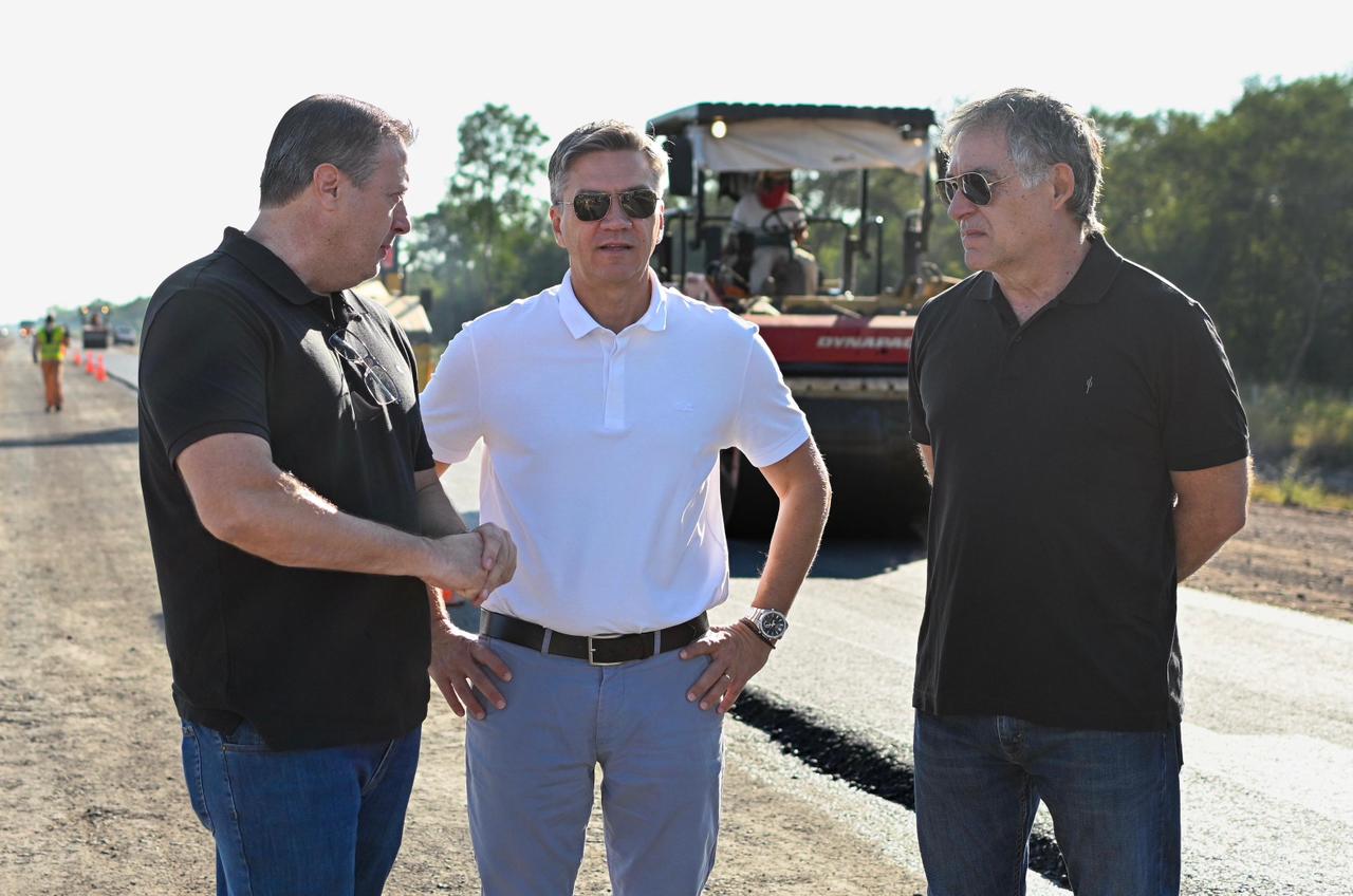 AVANZA LA PAVIMENTACI&Oacute;N DE LA RUTA PROVINCIAL N&deg; 13 ENTRE COTE LAI Y CHARADAI